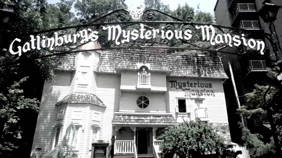 Gatlinburg Mysterious Mansion-original house of fright all year long!